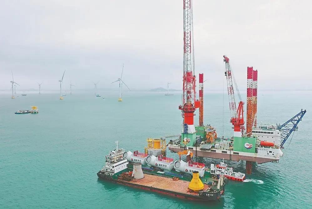 福能集團(tuán)曾是“一煤獨(dú)大”的老國企，近年來積極轉(zhuǎn)型，布局新能源、新材料、醫(yī)療健康等領(lǐng)域。圖為福能集團(tuán)三川海上風(fēng)電項(xiàng)目。（資料圖片）